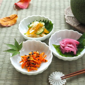 和食器 豆皿 小皿「 たち吉 白菊 珍味入 」8cm 豆鉢 取り皿 薬味皿 醤油皿 プレゼ